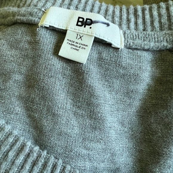 NWOT BP Long Sleeve Crop Henley in Grey Heather (1X) - Picture 10 of 12
